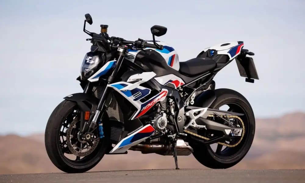 BMW M 1000 R's card image