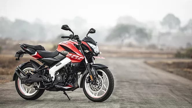 Bajaj Pulsar NS200's card image