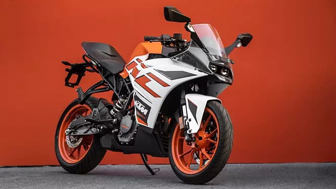 KTM RC 125's card image