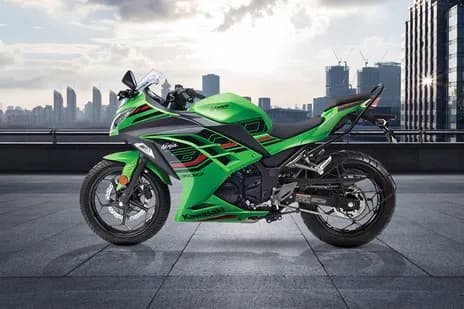 Kawasaki Ninja 300's card image